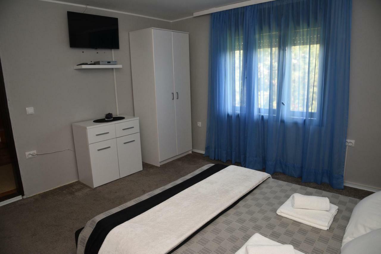 Apartment Dedine Golubac Bagian luar foto